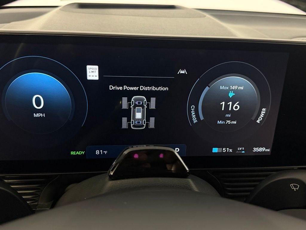 Used 2025 Green Hyundai Limited image 15