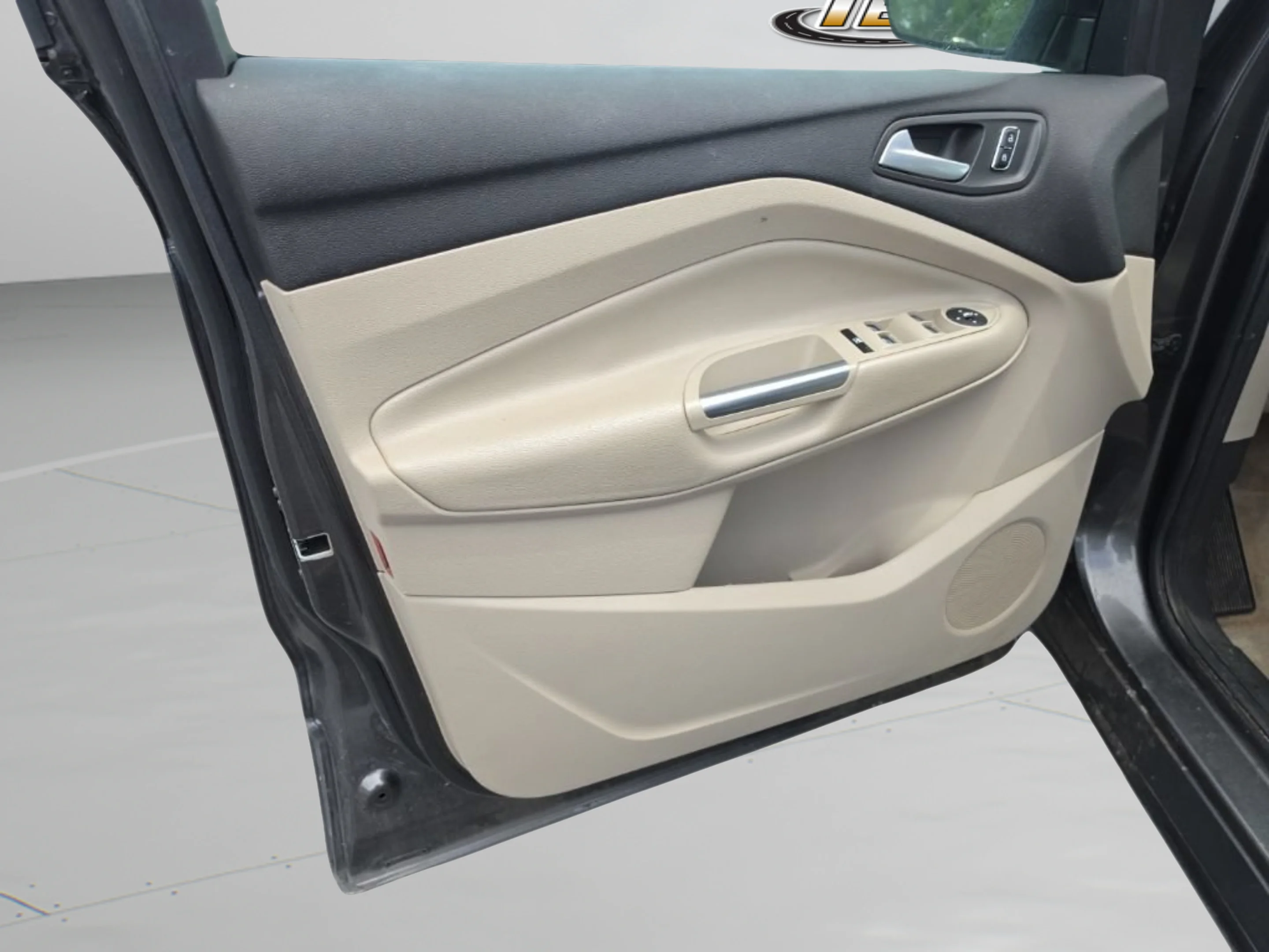 Used 2015 Gray Ford SE image 20