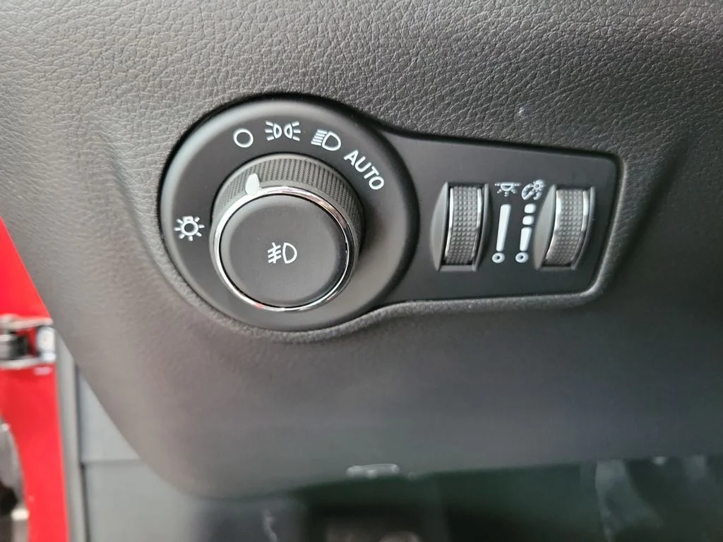 New 2026 Red Hot Pearlcoat Jeep Limited image 22