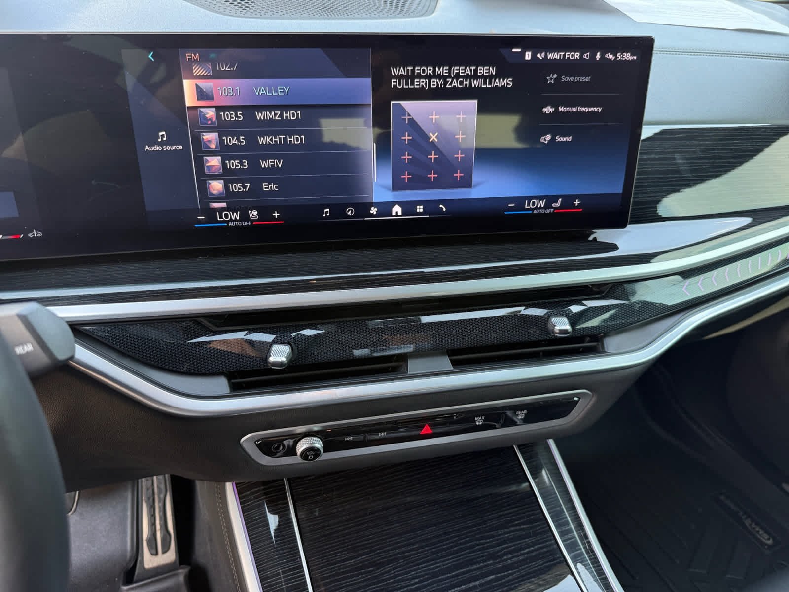 Used 2024 Technoviolet Metallic BMW xDrive40i image 20