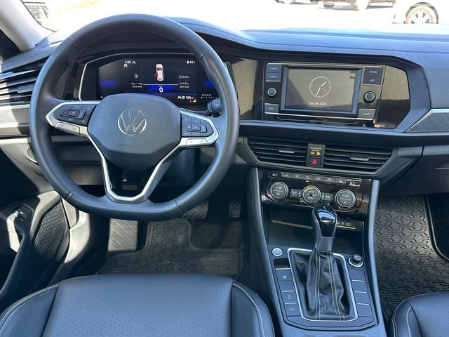 Used 2024  Volkswagen 1.5T SE image 13