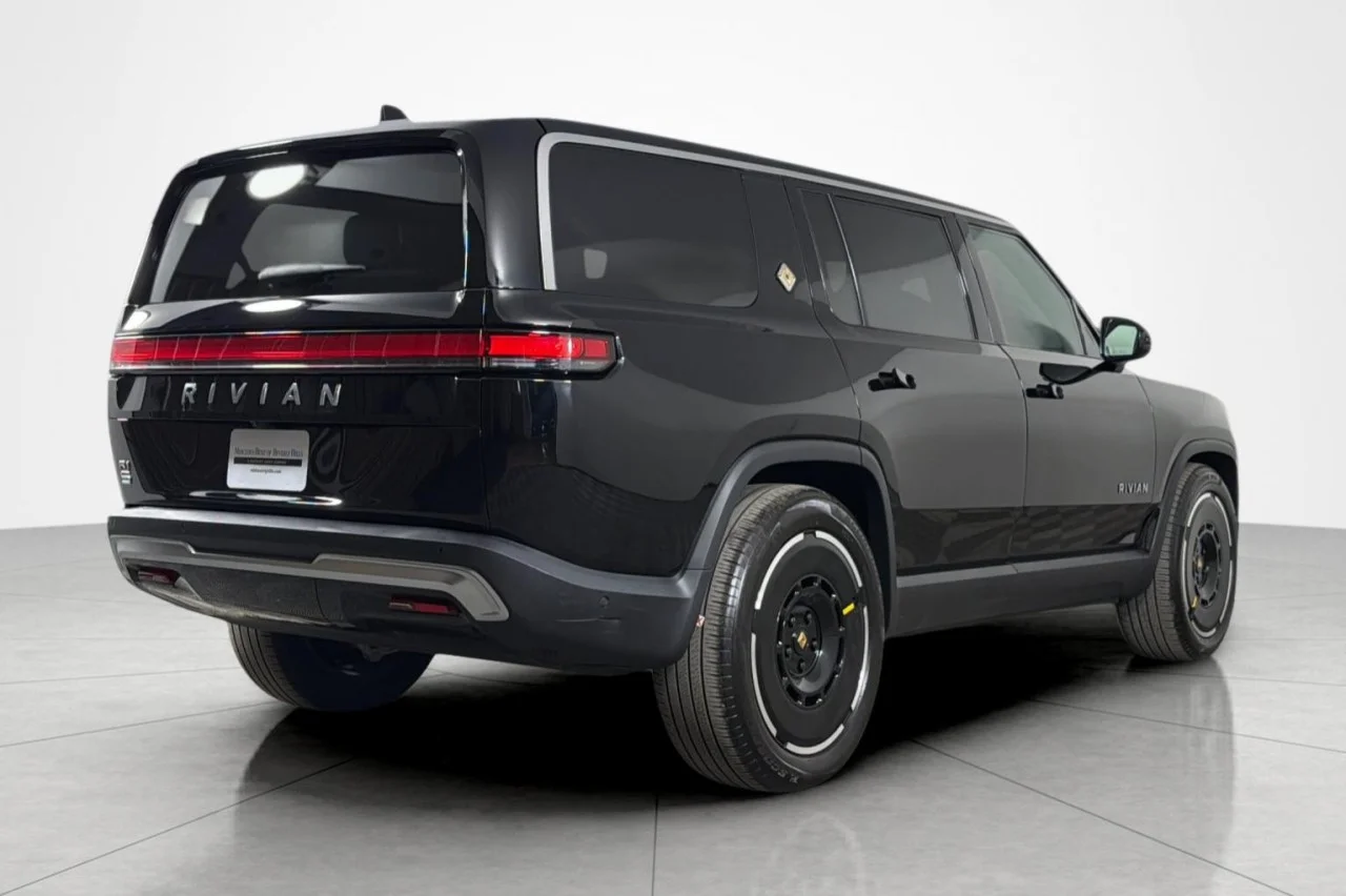 Used 2025 BLACK Rivian Adventure image 5