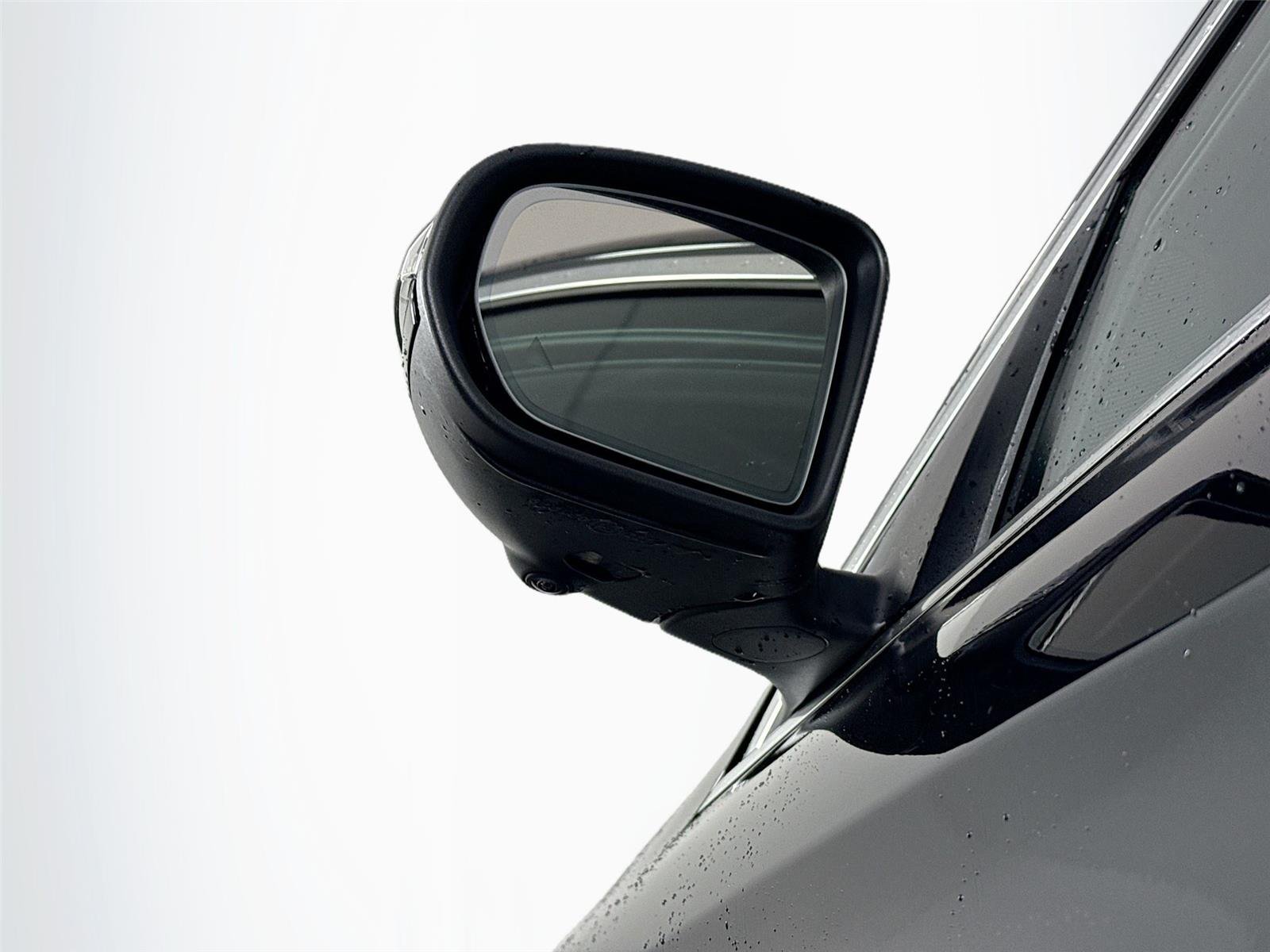 Used 2022 Black Mercedes-Benz GLC 300 image 5