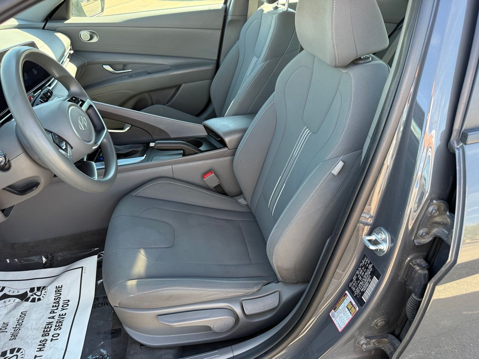 Used 2024 Gray Hyundai SEL image 31
