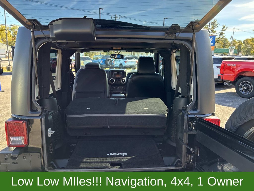 Used 2015 Black Jeep Sahara image 12