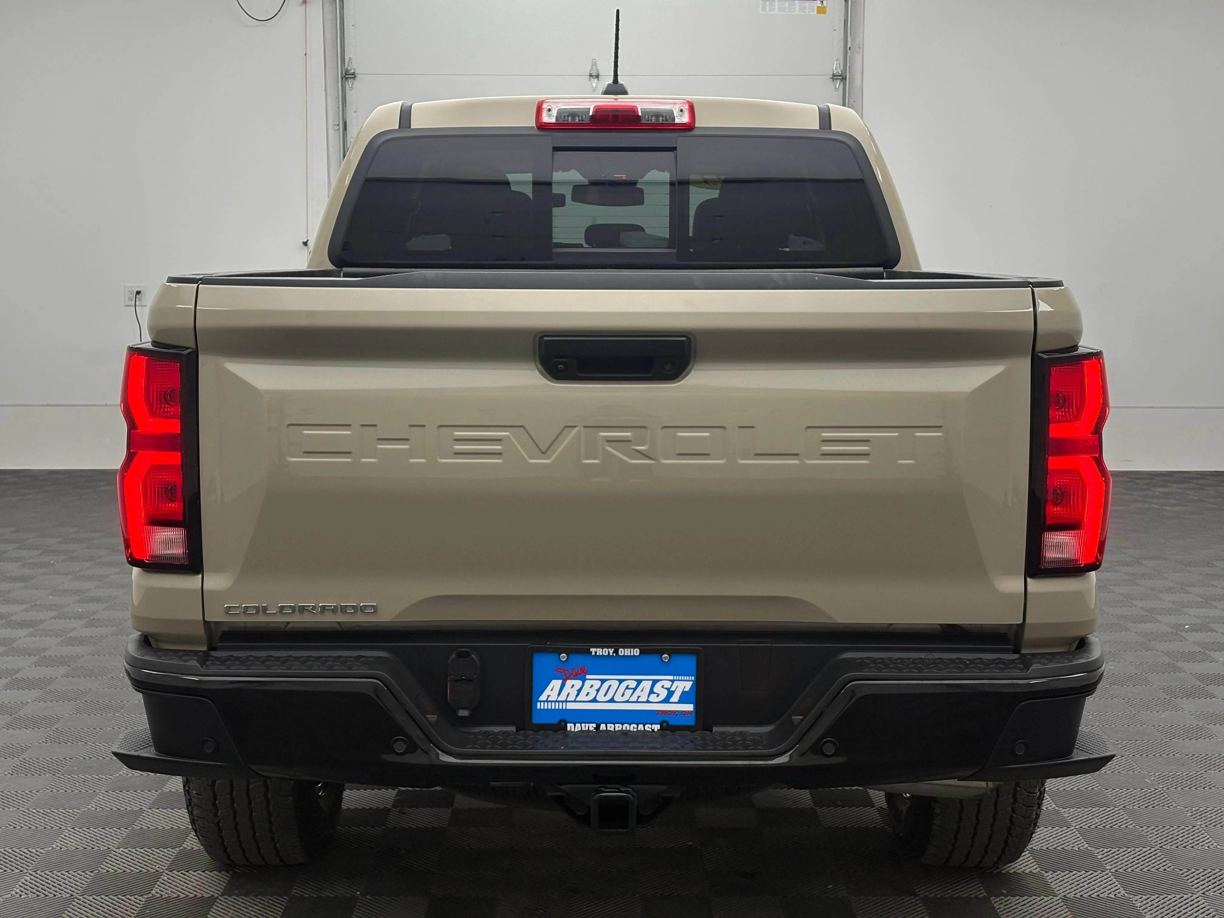 Used 2023 Sand Dune Metallic Chevrolet Z71 image 8