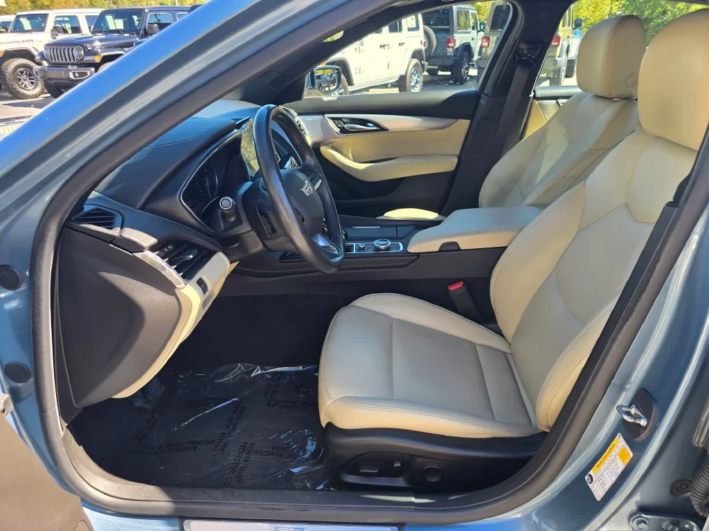 Used 2023 Black Cadillac Luxury image 4
