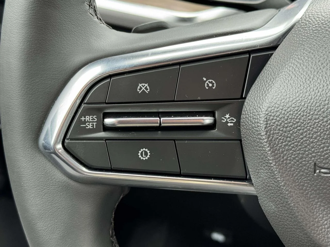Used 2025 Black Chevrolet High Country image 19