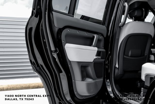 New 2026 Santorini Black Land Rover X-Dynamic SE image 40