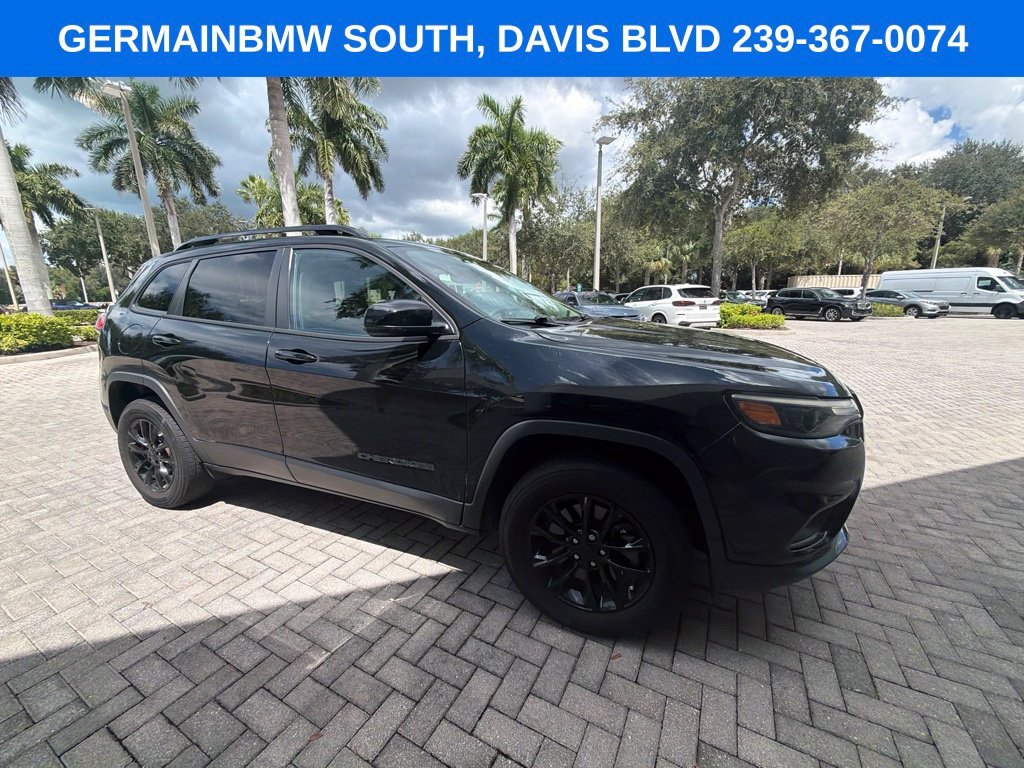Used 2023 Diamond Black Jeep Altitude image 15