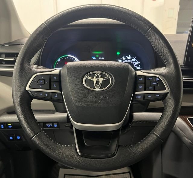 Used 2023 Silver Toyota XLE image 25