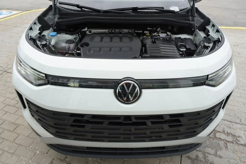 Certified Used 2026 White/off-white Volkswagen 2.0T SE image 32