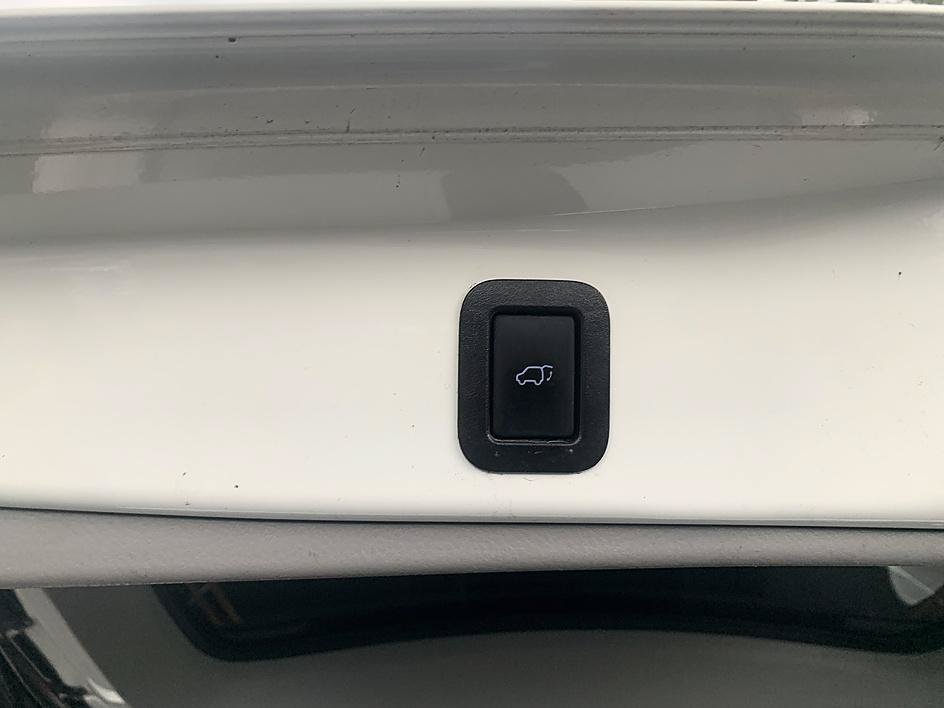 Used 2019 Blizzard Pearl Toyota XLE image 30