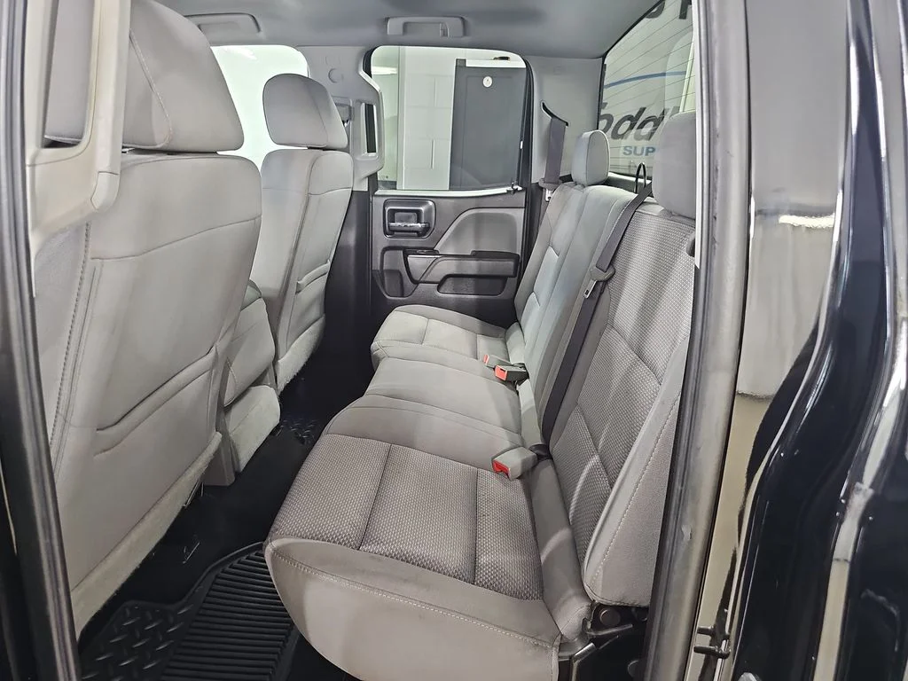 Used 2017 Black Chevrolet Custom image 17