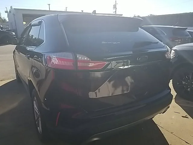 Used 2019 Red Ford SEL image 18