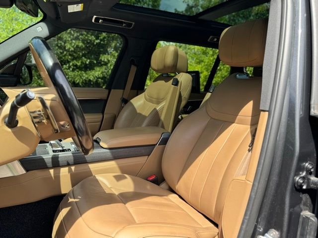 Used 2024 Carpathian Gray Premium Metallic Land Rover Autobiography image 10