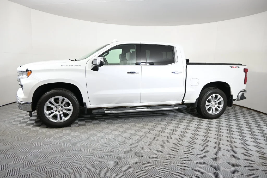 Used 2022 Chevrolet Silverado 1500 LTZ with VIN 1GCUDGED9NZ585562 for sale in Forest Lake, Minnesota