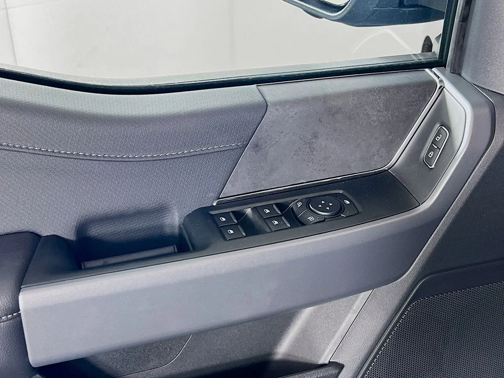 New 2026 Carbonized Gray Metallic Ford XLT image 12