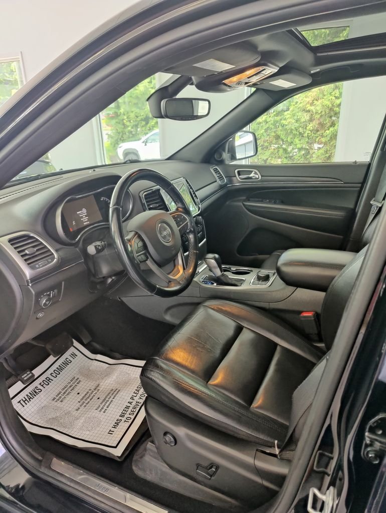 Used 2019 Black Jeep Limited image 21