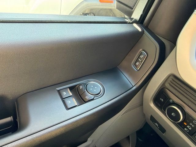 New 2026 Oxford White Ford F-350® XL image 22