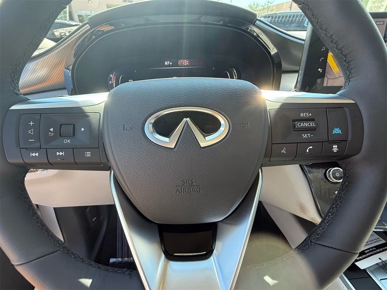 Certified Used 2026 Graphite Shadow INFINITI Luxe image 26