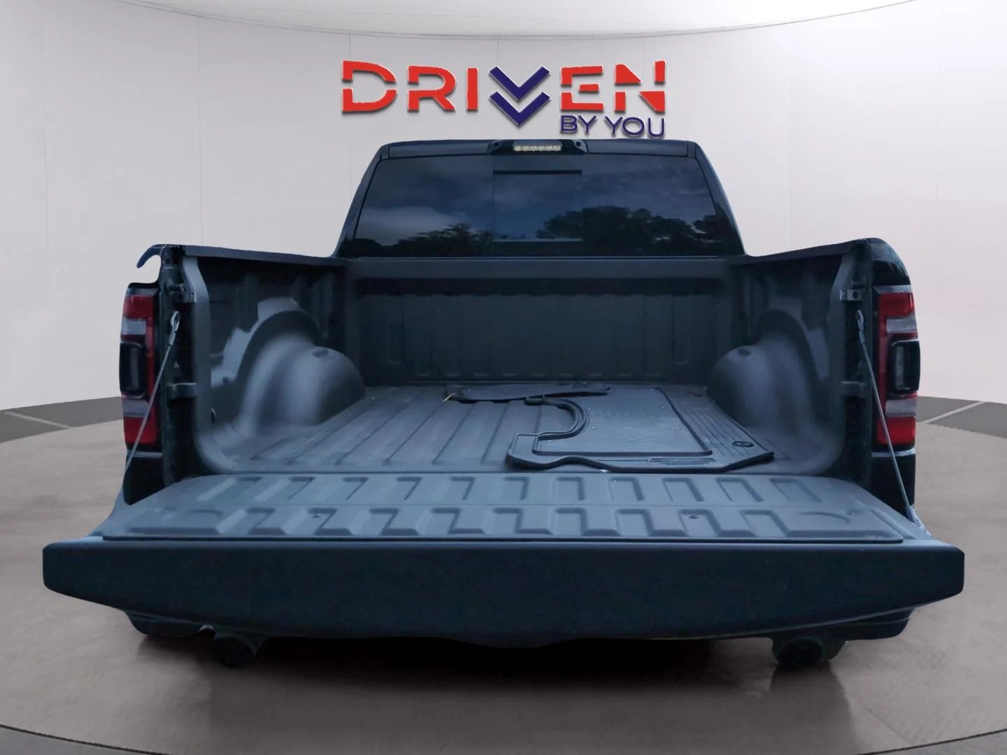 Used 2023 Diamond Black Crystal Pearlcoat Ram Limited image 9
