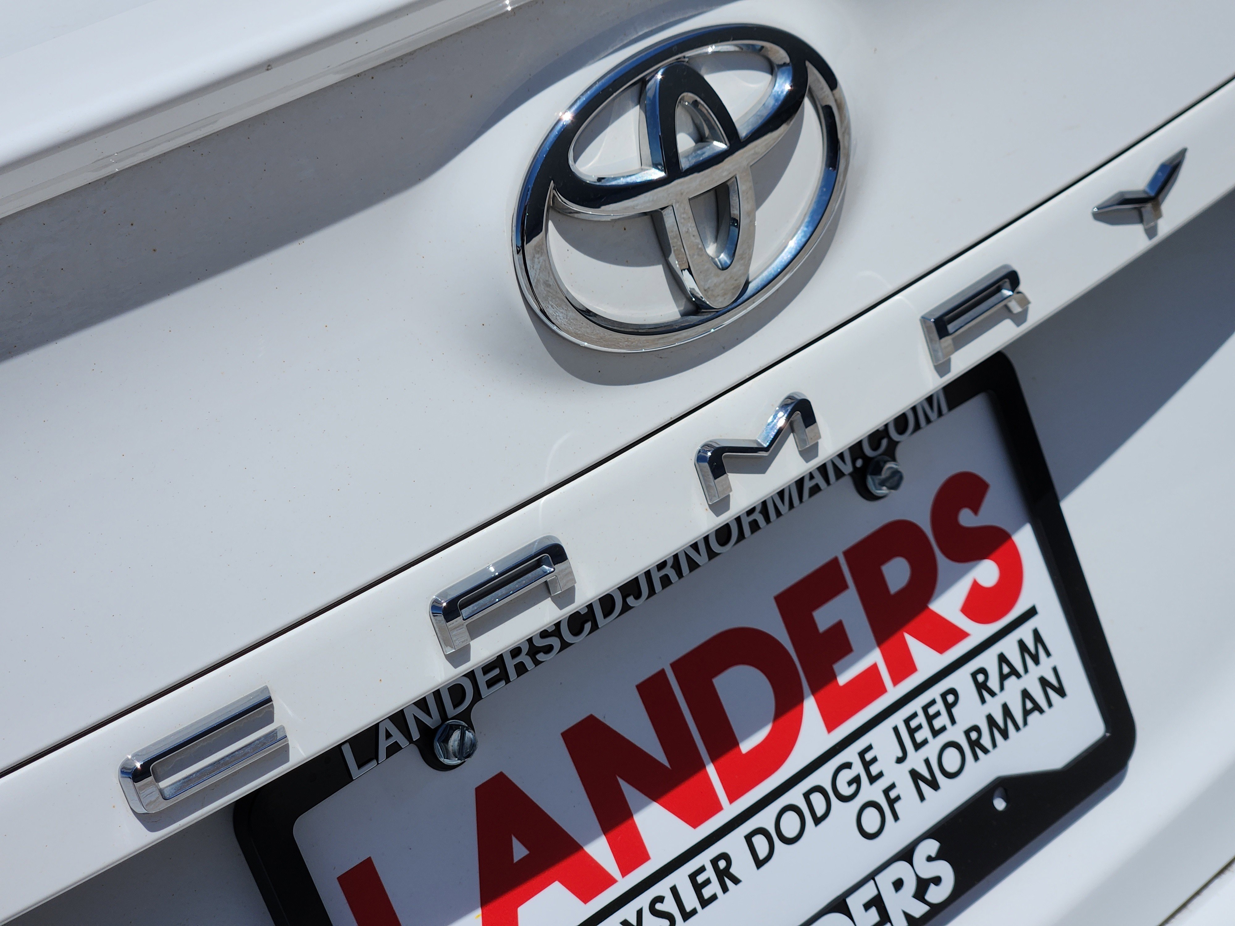Used 2023 Ice Cap Toyota SE image 12