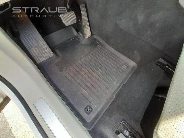 Used 2021 Crystal White Metallic Volvo Inscription image 39
