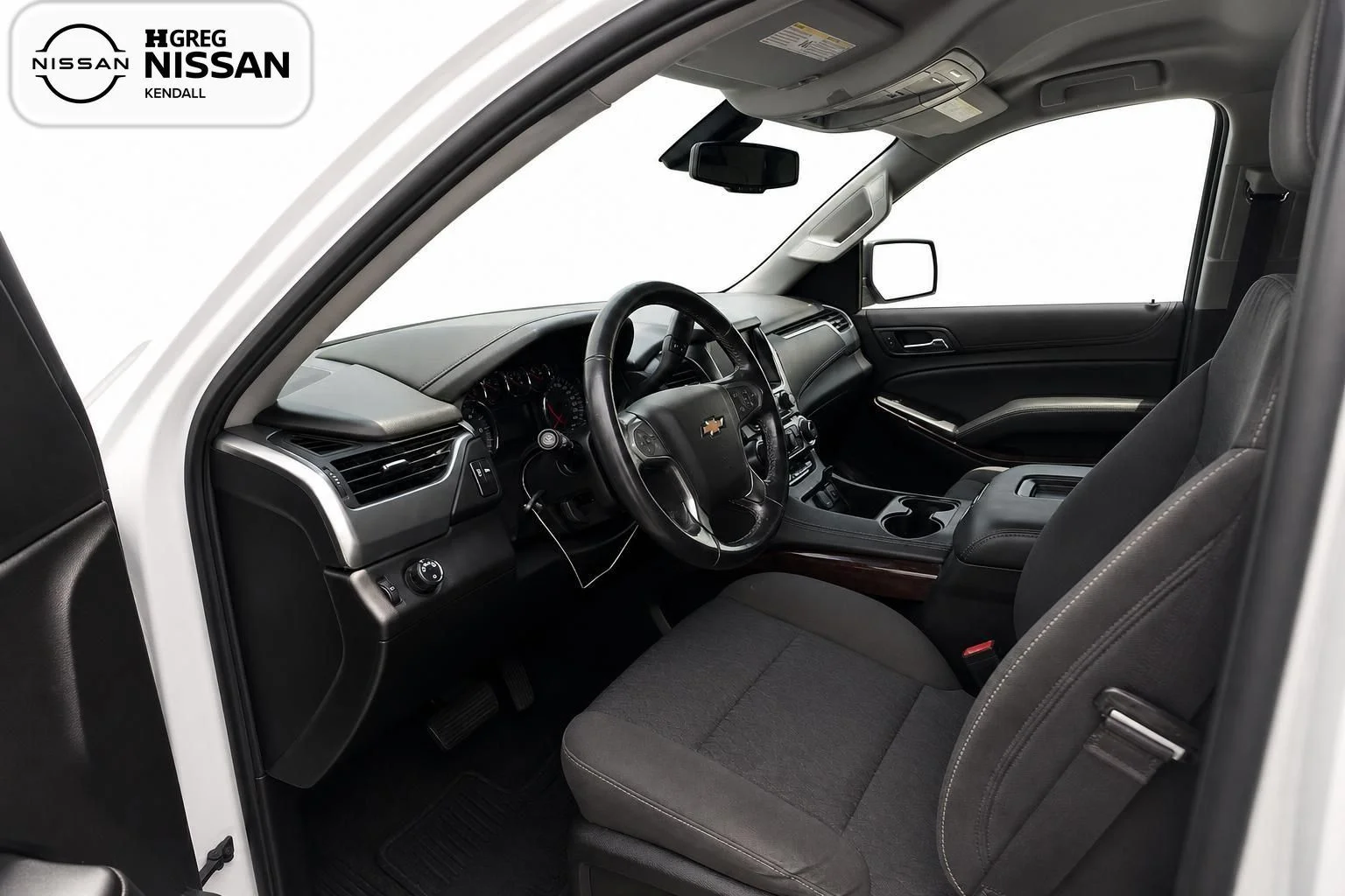 Used 2019 White Chevrolet LS image 5