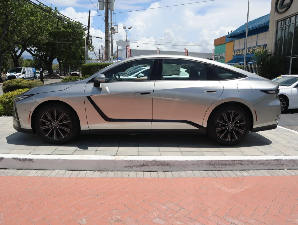 New 2026  Lexus 350h Premium image 8