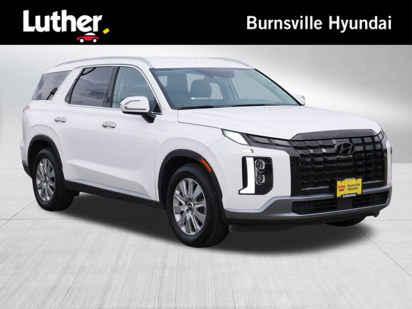 Certified Used 2024 Hyper White Hyundai SEL 7P image 1