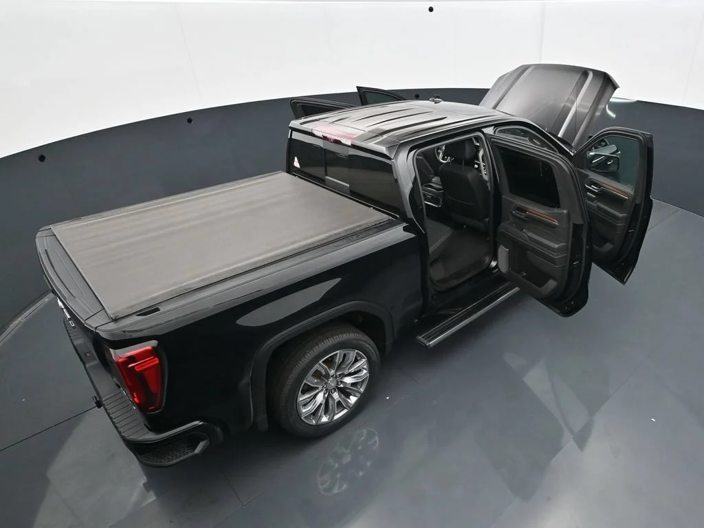 Used 2024 Onyx Black GMC Denali image 39