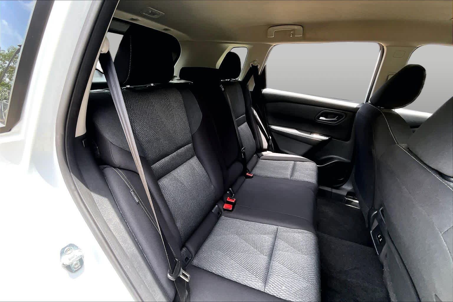Used 2024 Everest White Pearl Nissan SV image 20