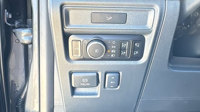 New 2026 Carbonized Gray Metallic Ford XLT image 22