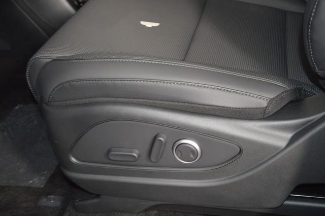 New 2026 White Hyundai SEL 8P image 30