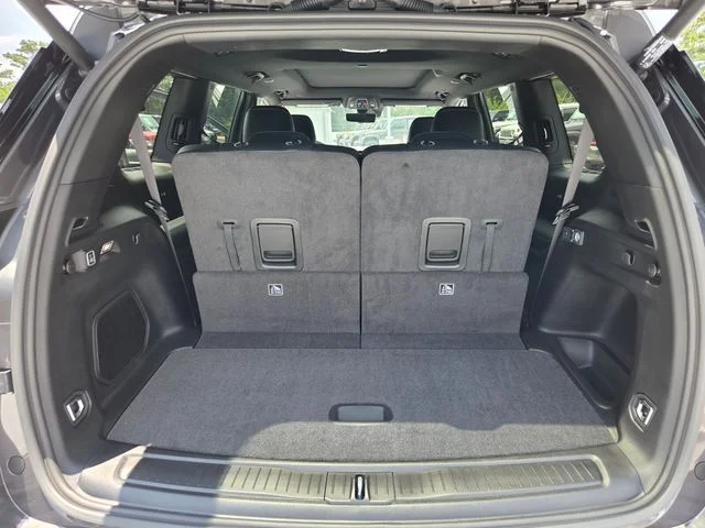New 2026 Baltic Gray Metallic Clear-Coat Exterior Paint Jeep Limited Reserve image 32