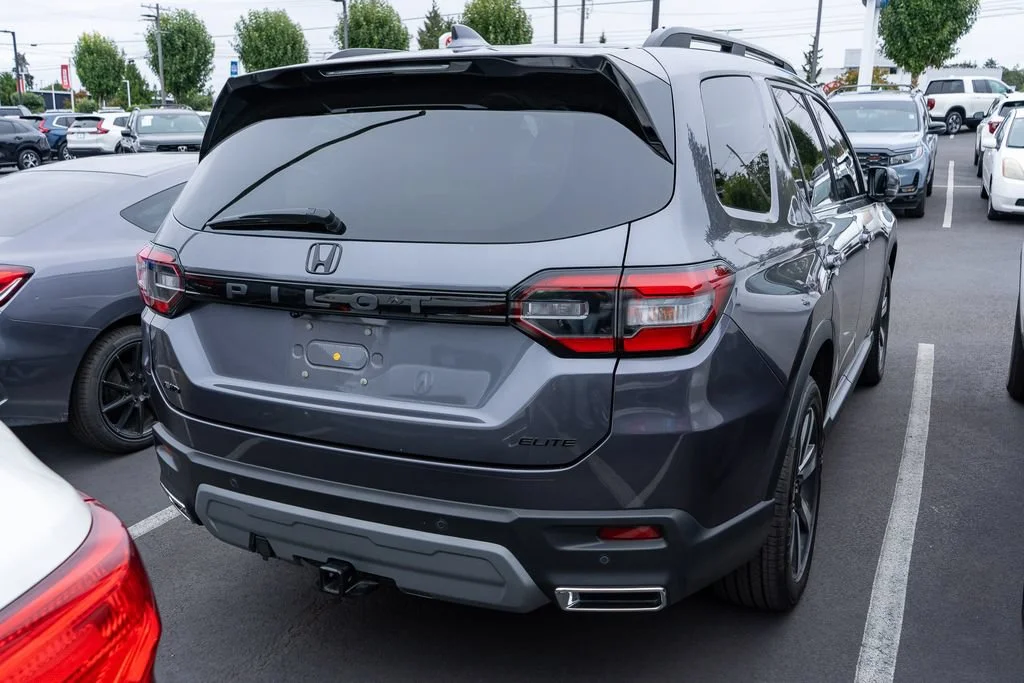 Certified Used 2024 Modern Steel Metallic Honda AWD ELITE image 40