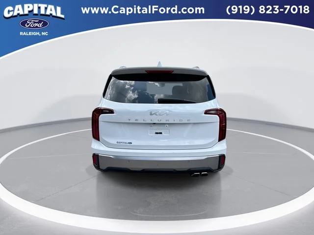 Used 2025 White Kia S image 7