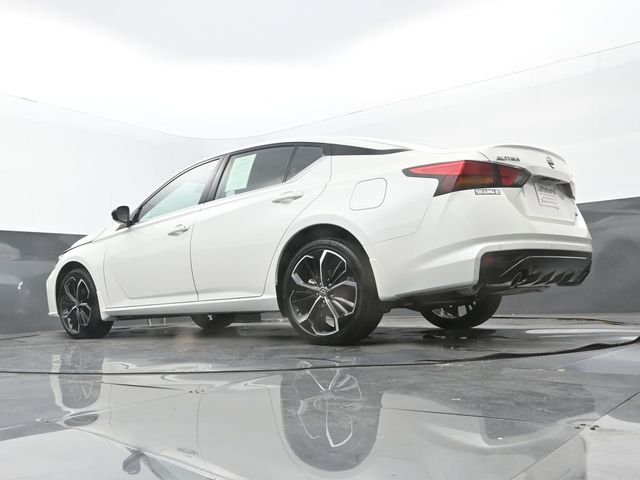 Used 2025 Pearl White Tricoat Nissan 2.5 SR image 24