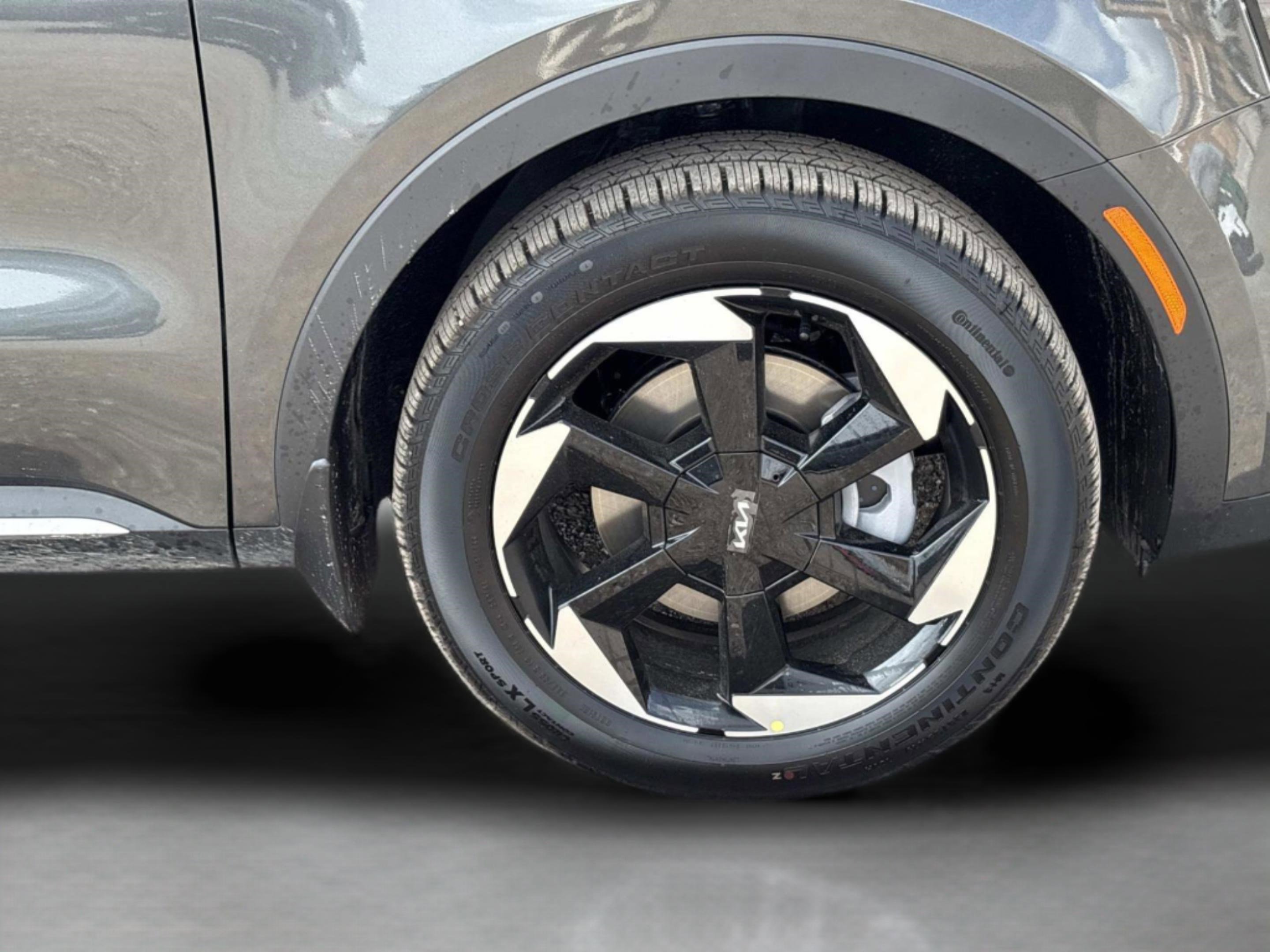 New 2026 Interstellar Gray Kia EX image 9