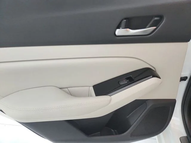 Used 2024 White Nissan 2.5 SL image 38