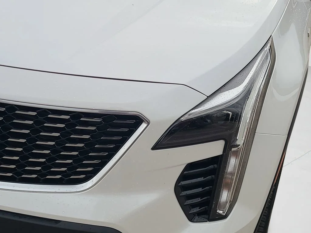 Used 2022 Crystal White Tricoat Cadillac Premium Luxury image 23