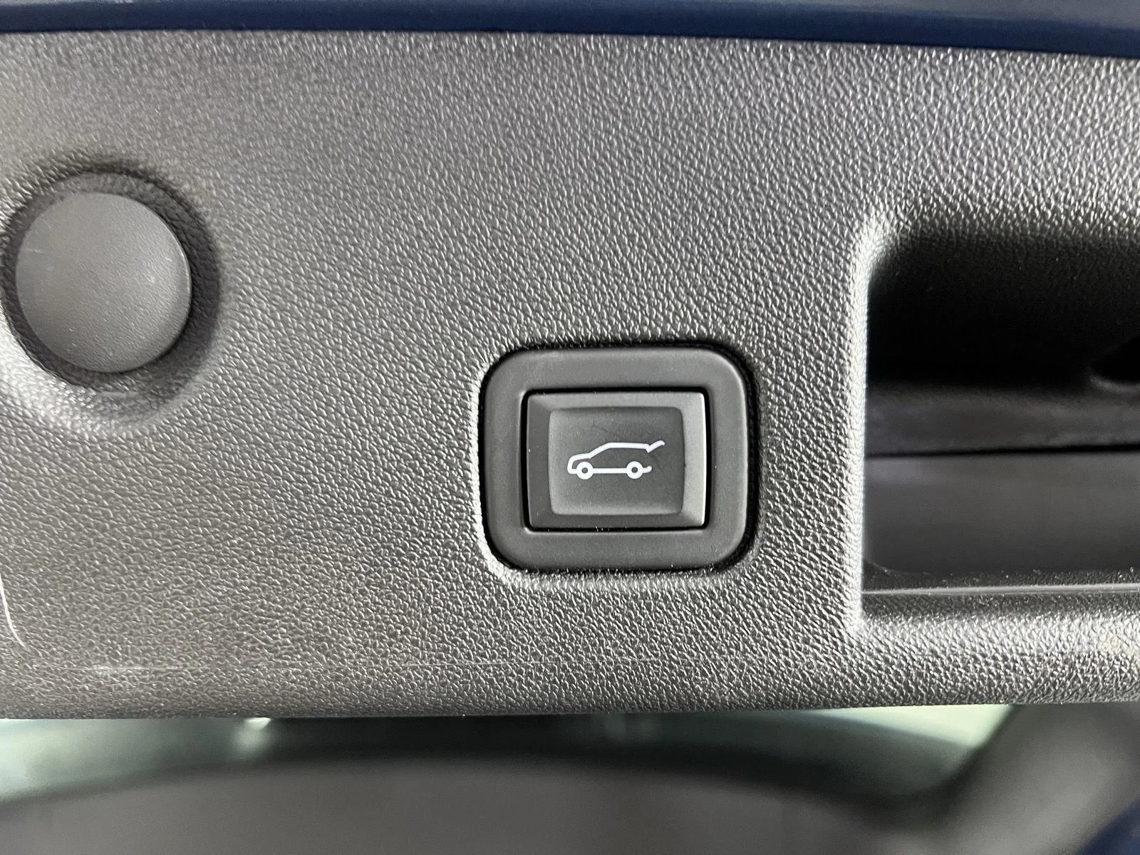 Used 2024 Lakeshore Blue Metallic Chevrolet LT image 42