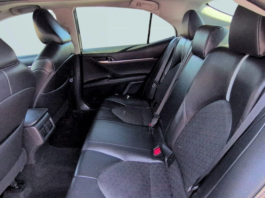 Used 2018 Aqua Toyota XSE V6 image 23