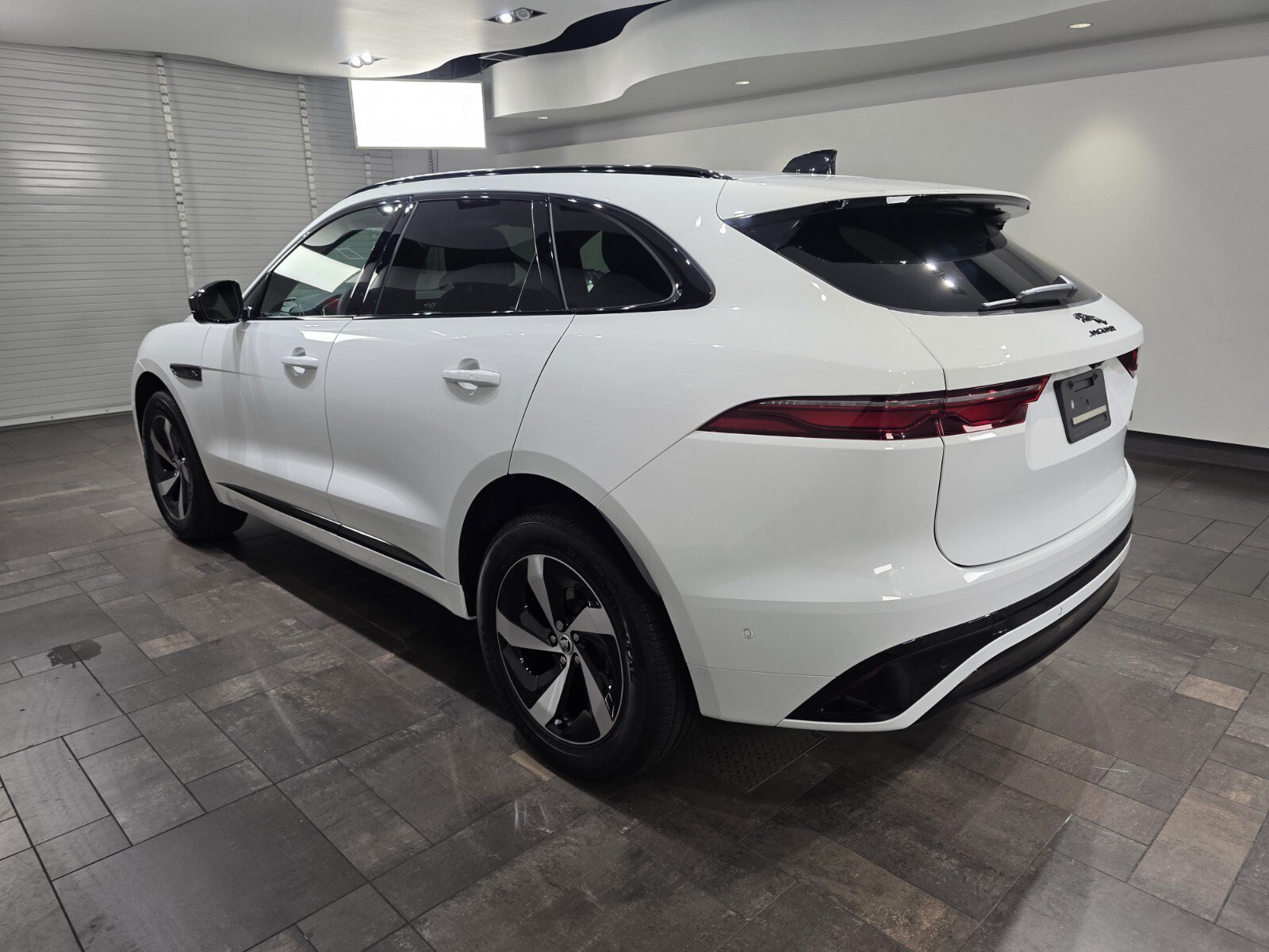 New 2026 Fuji White Jaguar R-Dynamic S P250 image 4