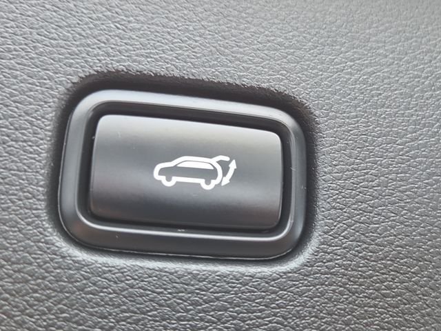 Certified Used 2024 Snow White Pearl Kia X-Line image 16