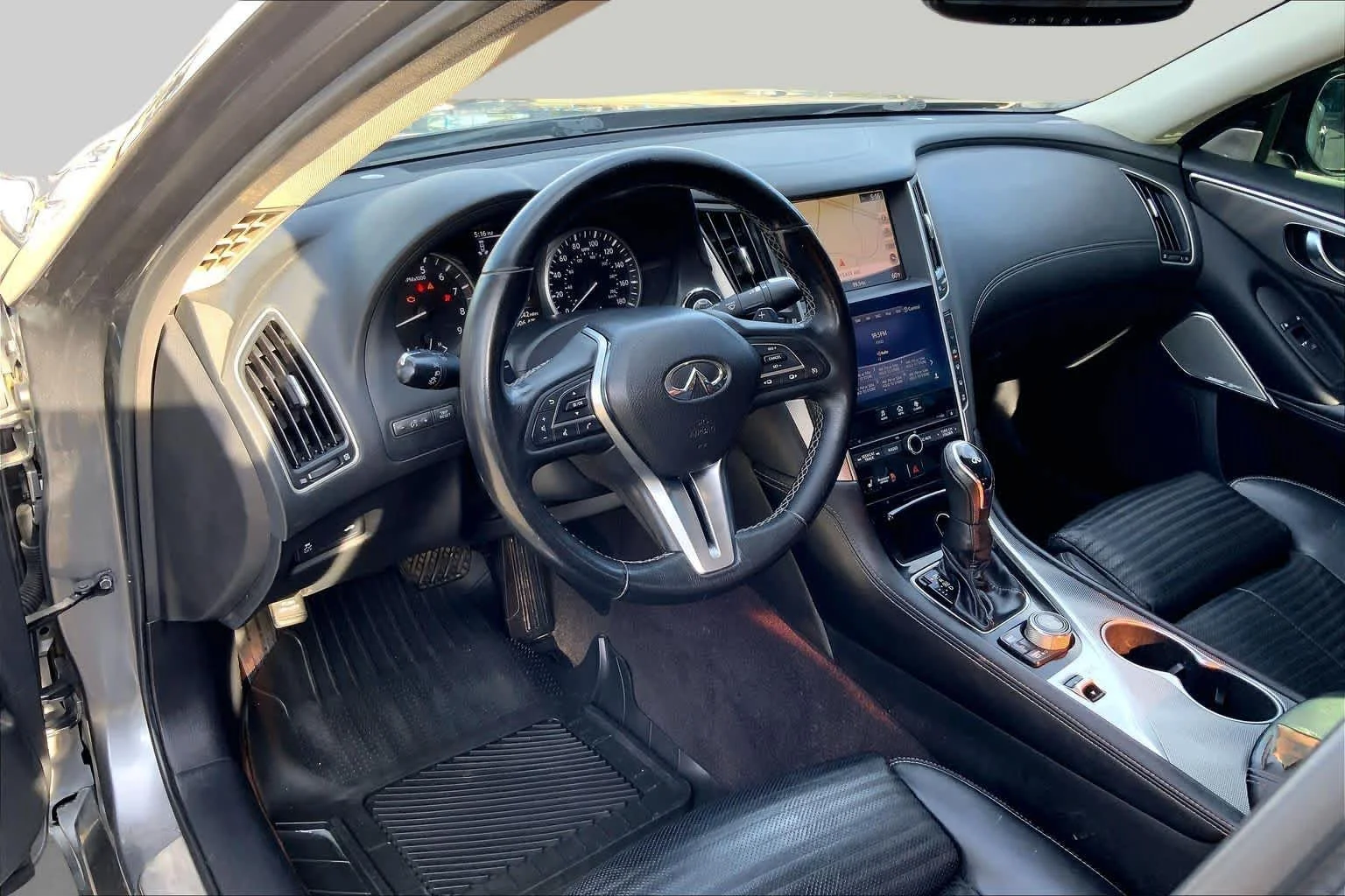 Used 2018 Graphite Shadow INFINITI 3.0t SPORT image 14