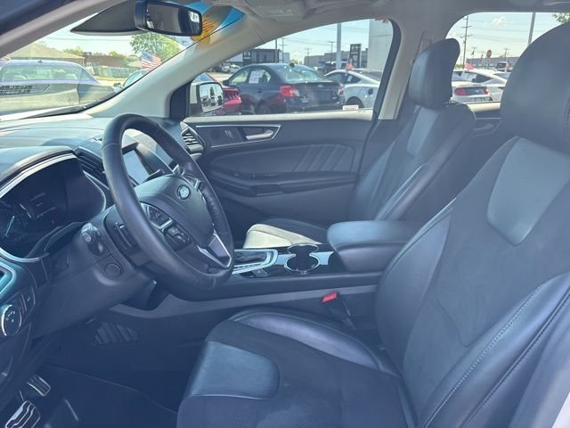 Used 2016 White Ford Sport image 13