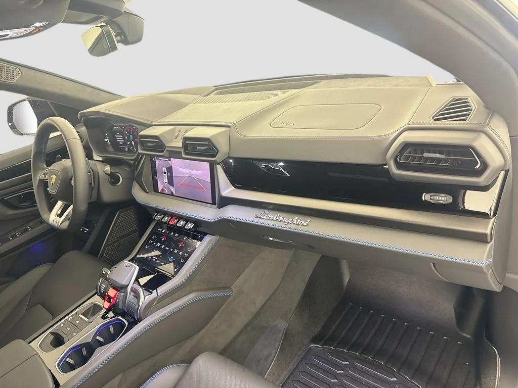 2025 Lamborghini Urus SE - Photo 32