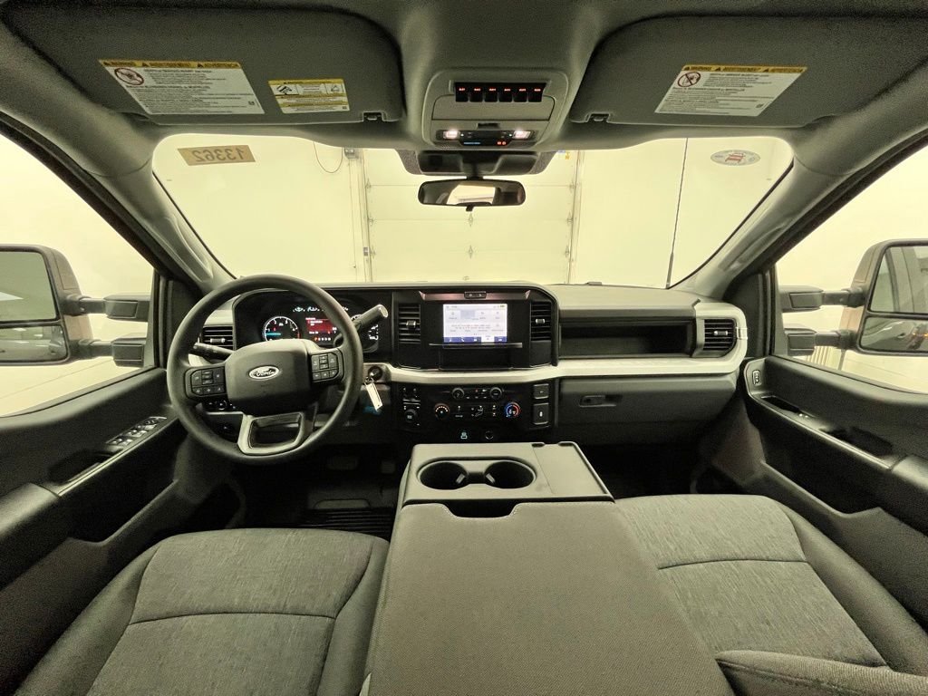 New 2026 Gray Ford XL image 4
